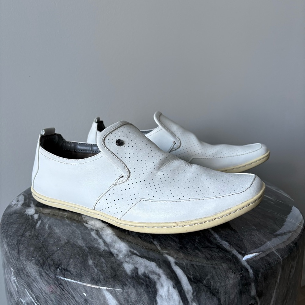 Men’s Steve Madden White Leather Loafers size 9